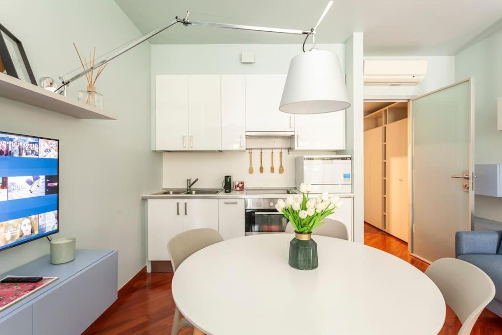 The Boutique Houses - Downtown - Close To Bocconi University Милано Екстериор снимка