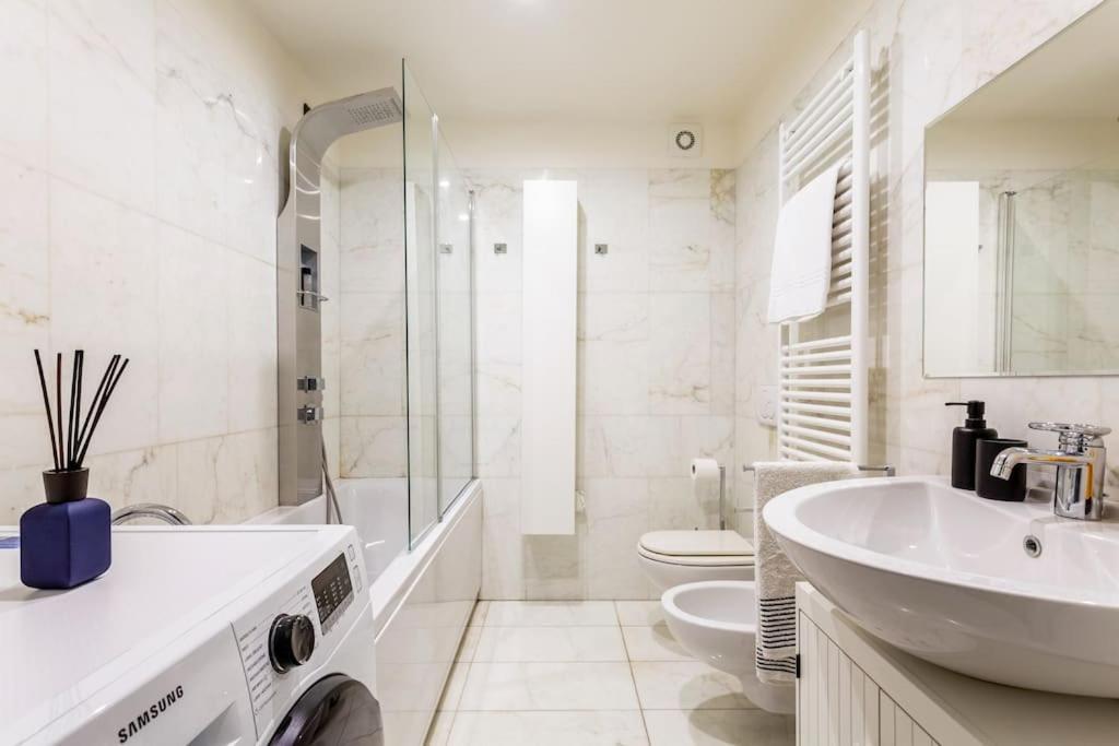 The Boutique Houses - Downtown - Close To Bocconi University Милано Екстериор снимка