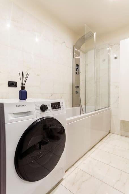 The Boutique Houses - Downtown - Close To Bocconi University Милано Екстериор снимка